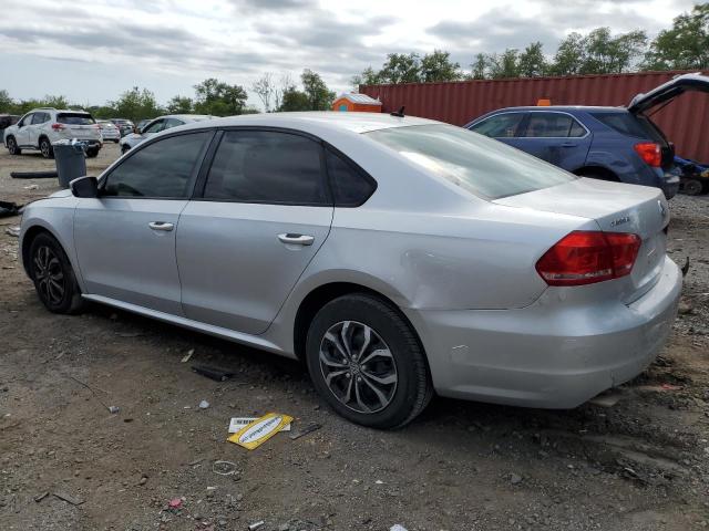 1VWAP7A36EC019267 - 2014 VOLKSWAGEN PASSAT S SILVER photo 2