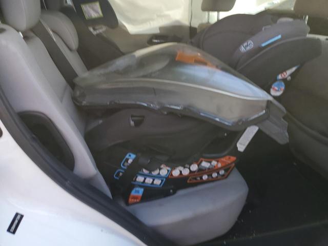 3CZRU6H59HM733665 - 2017 HONDA HR-V EX WHITE photo 11