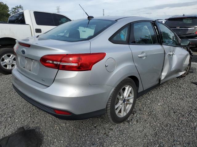 1FADP3F27HL216905 - 2017 FORD FOCUS SE SILVER photo 3