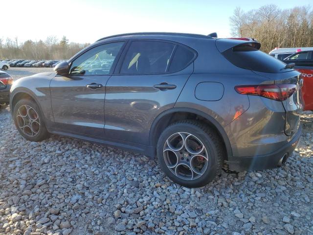 ZASFAKPN4J7B65067 - 2018 ALFA ROMEO STELVIO SPORT ნაცრისფერი ფოტო 2