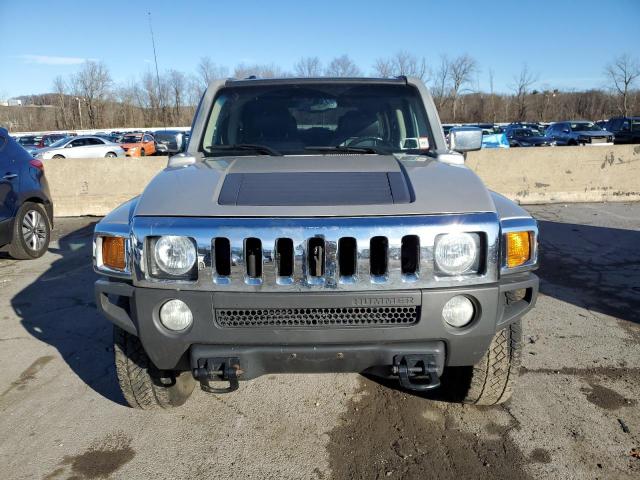 5GTDN136468308042 - 2006 HUMMER H3 SILVER photo 5