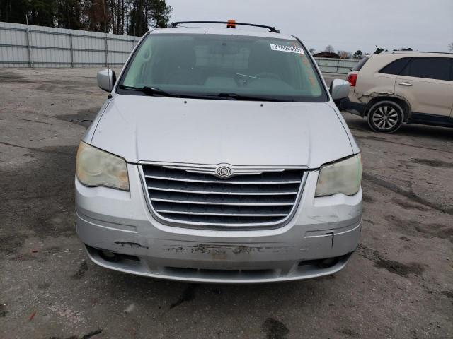 2A4RR5D10AR432358 - 2010 CHRYSLER TOWN & COU TOURING SILVER photo 5