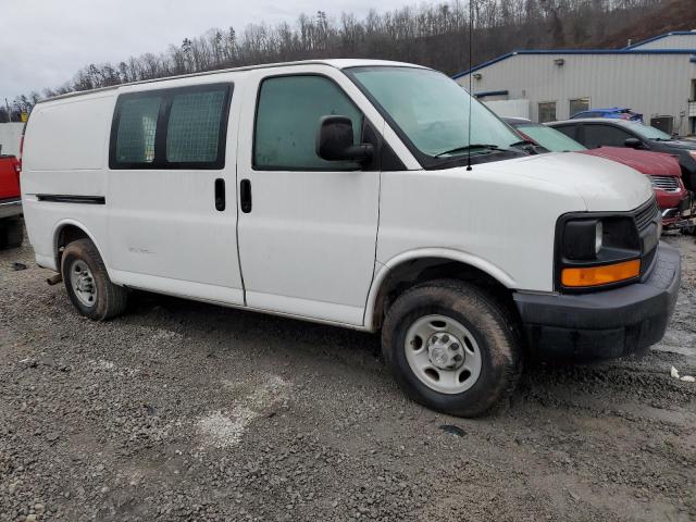 1GCGG25C091123183 - 2009 CHEVROLET EXPRESS G2 WHITE photo 4