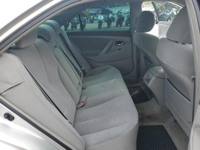 4T1BF3EK9AU051456 - 2010 TOYOTA CAMRY BASE SILVER photo 10