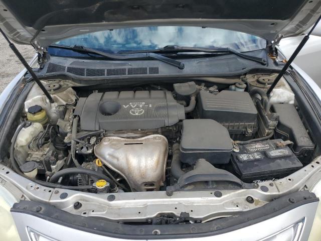 4T1BF3EK9AU051456 - 2010 TOYOTA CAMRY BASE SILVER photo 11