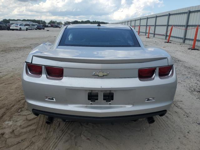 2G1FB1E37D9185875 - 2013 CHEVROLET CAMARO LT فضي صورة 6