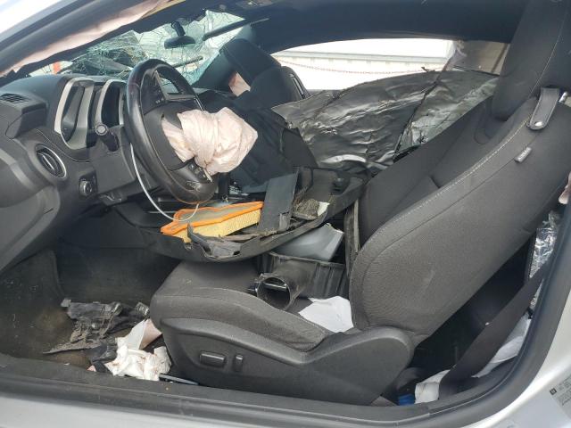 2G1FB1E37D9185875 - 2013 CHEVROLET CAMARO LT فضي صورة 7