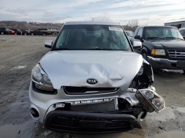 KNDJT2A50D7576671 - 2013 KIA SOUL SILVER photo 5