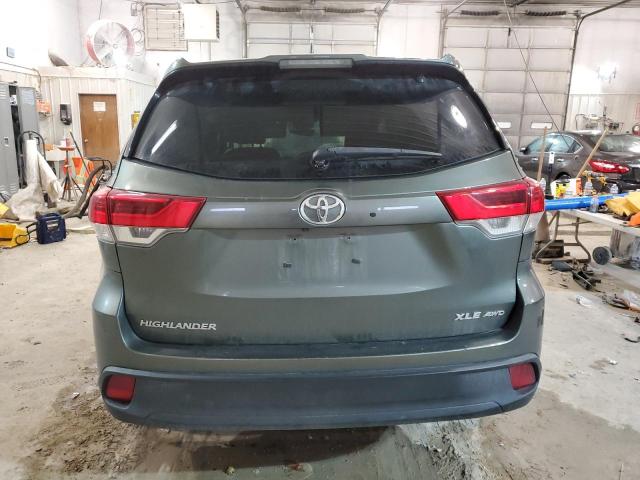 5TDJZRFH7HS395539 - 2017 TOYOTA HIGHLANDER SE GRAY photo 6