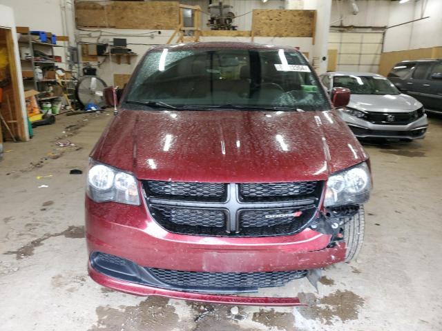 2C4RDGBG8HR850541 - 2017 DODGE GRAND CARA SE BURGUNDY photo 5