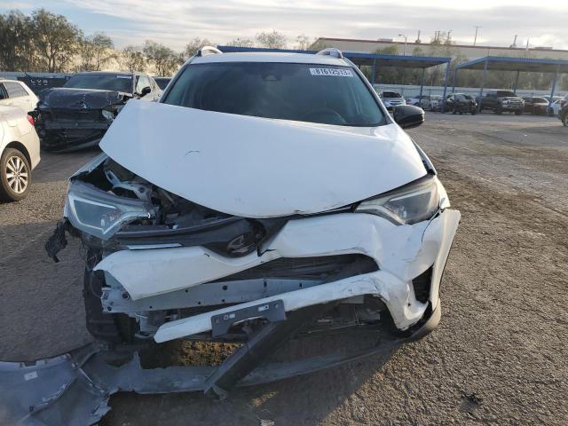 JTMZFREV4JJ738085 - 2018 TOYOTA RAV4 LE WHITE photo 5