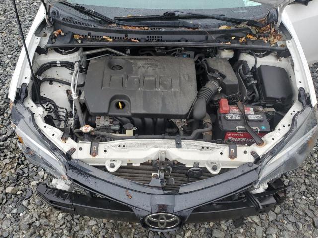 2T1BURHE5JC080078 - 2018 TOYOTA COROLLA L WHITE photo 11