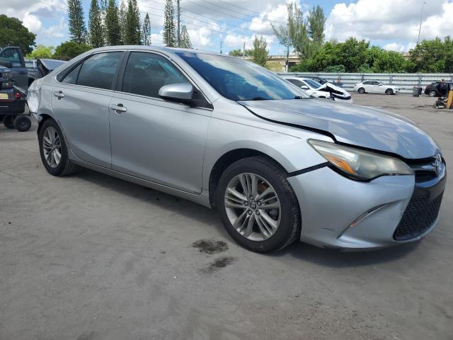 4T1BF1FK8FU109504 - 2015 TOYOTA CAMRY LE SILVER photo 4