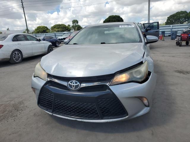 4T1BF1FK8FU109504 - 2015 TOYOTA CAMRY LE SILVER photo 5