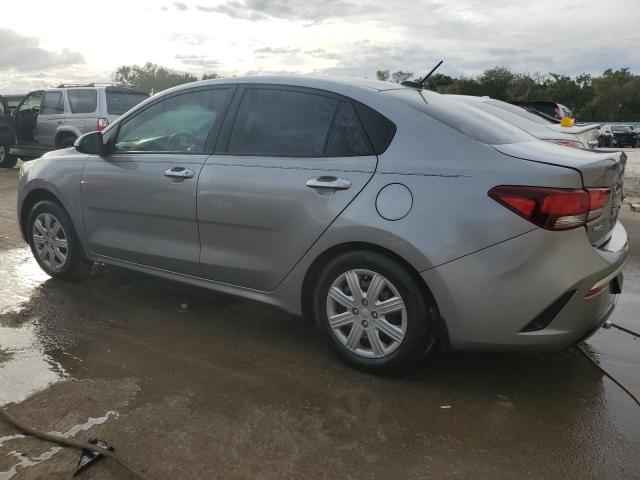 3KPA24AD3NE439408 - 2022 KIA RIO LX GRAY photo 2