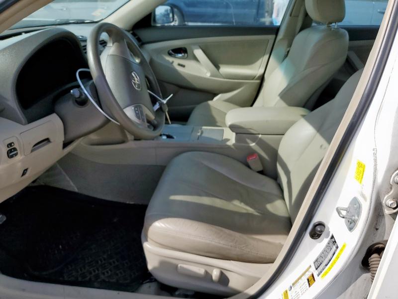 4T4BF3EK1BR160002 - 2011 TOYOTA CAMRY BASE WHITE photo 7