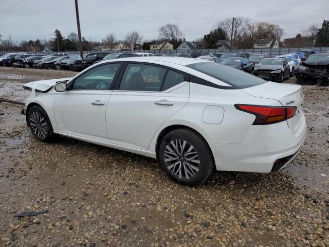 1N4BL4DV1PN382569 - 2023 NISSAN ALTIMA SV WHITE photo 2