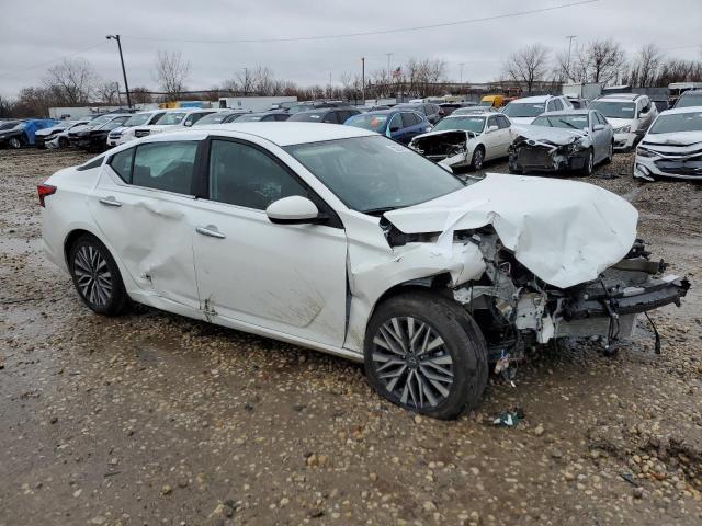 1N4BL4DV1PN382569 - 2023 NISSAN ALTIMA SV WHITE photo 4