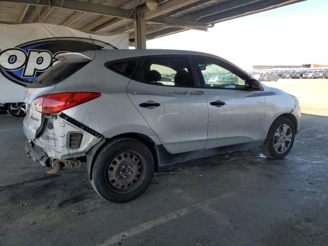 KM8JT3AB9DU698955 - 2013 HYUNDAI TUCSON GL SILVER photo 3