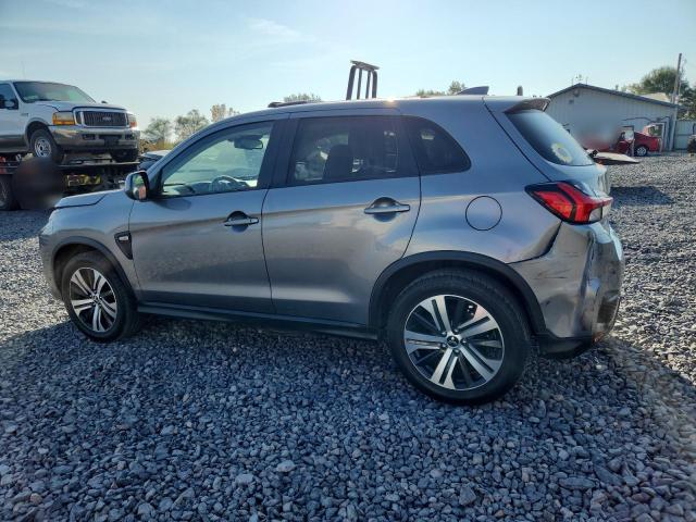 JA4APUAU1MU001160 - 2021 MITSUBISHI OUTLANDER ES SILVER photo 2