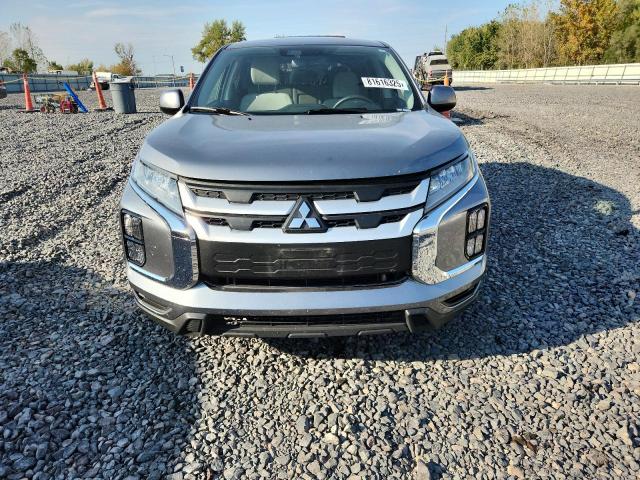 JA4APUAU1MU001160 - 2021 MITSUBISHI OUTLANDER ES SILVER photo 5