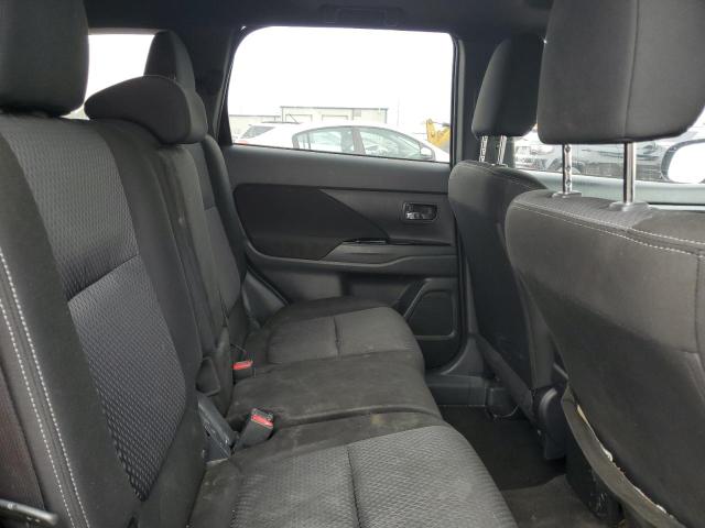 JA4AD3A36JZ018979 - 2018 MITSUBISHI OUTLANDER SE Qara foto 11