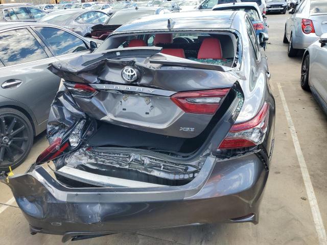 4T1K61AK1MU459075 - 2021 TOYOTA CAMRY XSE GRAY photo 6