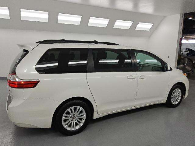 5TDYZ3DC6HS826178 - 2017 TOYOTA SIENNA XLE 白色 照片 3