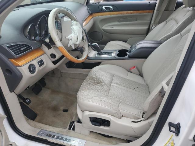 2LMHJ5AT8ABJ10591 - 2010 LINCOLN MKT Blanc photo 7