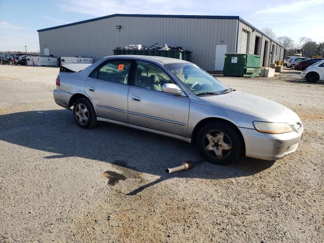 1HGCG1650WA031836 - 1998 HONDA ACCORD EX GOLD photo 4