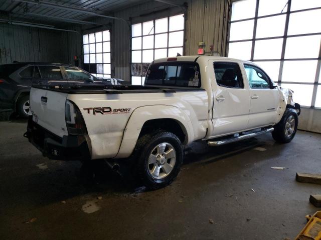 3TMMU4FN7FM083884 - 2015 TOYOTA TACOMA DOUBLE CAB LONG BED WHITE photo 3