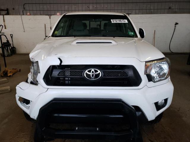 3TMMU4FN7FM083884 - 2015 TOYOTA TACOMA DOUBLE CAB LONG BED WHITE photo 5