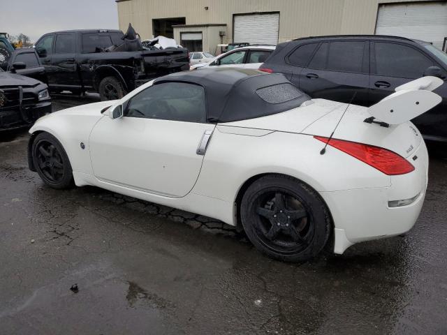 JN1AZ36A76M454455 - 2006 NISSAN 350Z ROADSTER WHITE photo 2