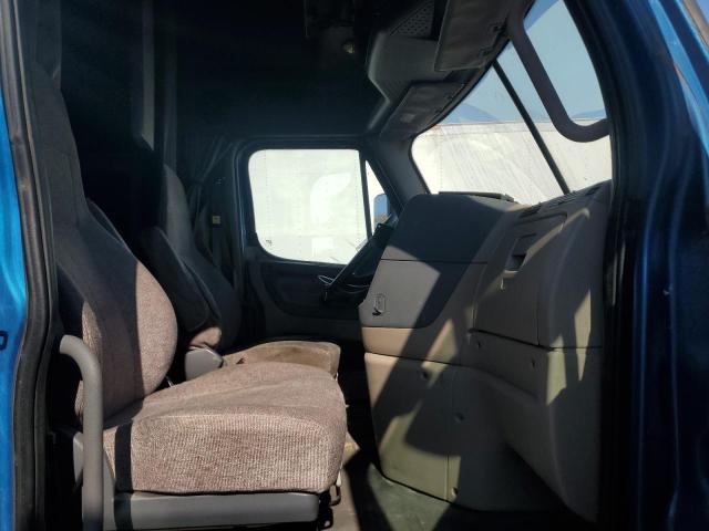 3AKJGLDR7GSGW8297 - 2016 FREIGHTLINER CASCADIA 1 BLUE photo 5