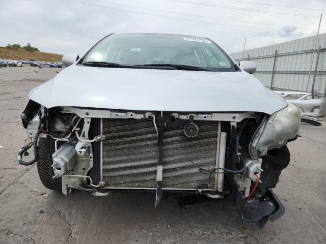 5YFBU4EE5DP211313 - 2013 TOYOTA COROLLA BASE Srebrny zdjęcie 5