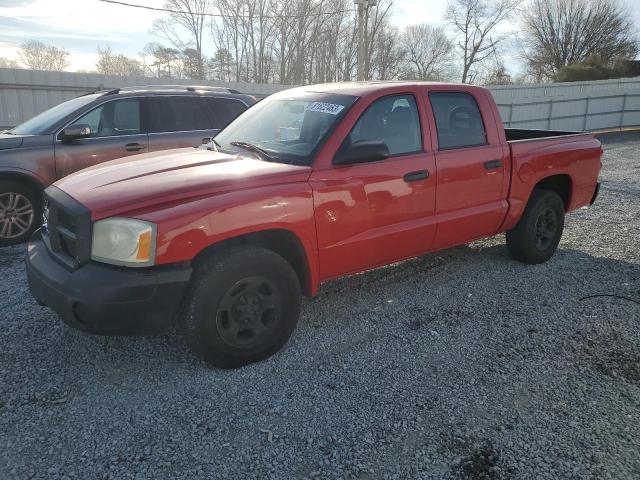 1D7HE28N75S186606 - 2005 DODGE DAKOTA QUAD RED photo 1