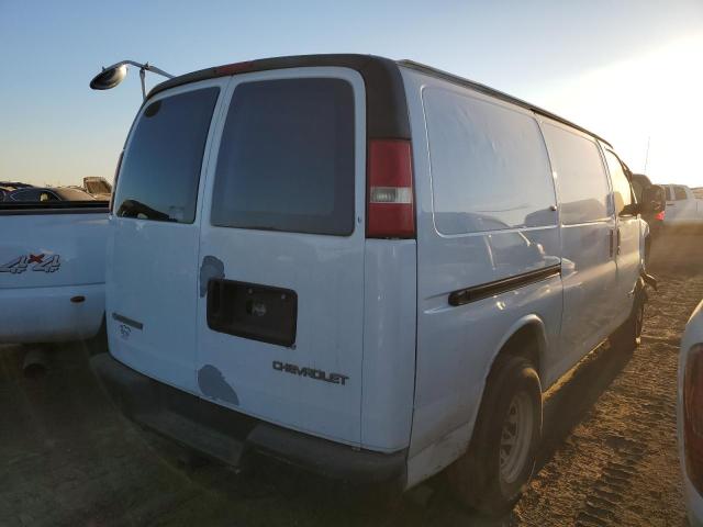 1GCGG25U841187800 - 2004 CHEVROLET EXPRESS G2 WHITE photo 3