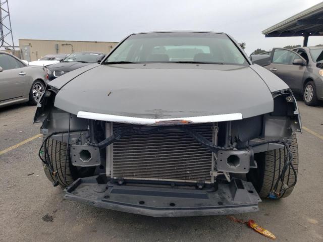 1G6DM577540125705 - 2004 CADILLAC CTS GRAY photo 5