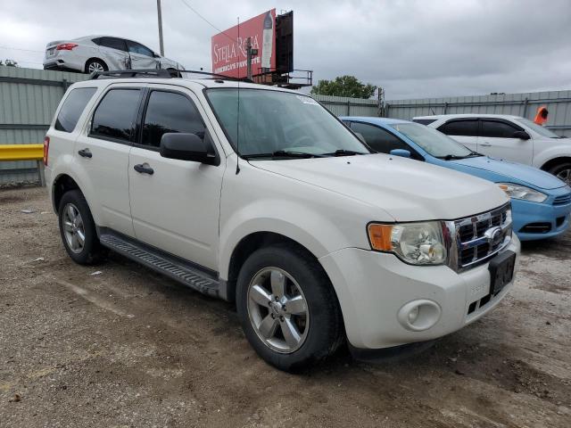 1FMCU93G39KB03814 - 2009 FORD ESCAPE XLT WHITE photo 4