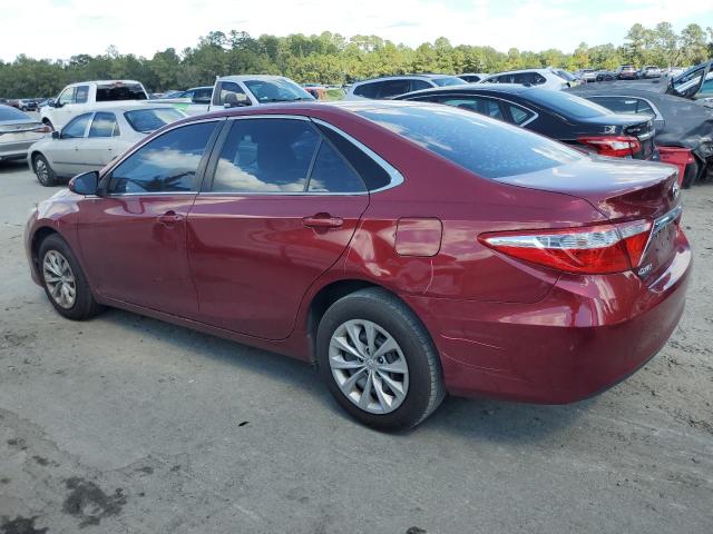 4T1BF1FK4HU727437 - 2017 TOYOTA CAMRY LE RED photo 2