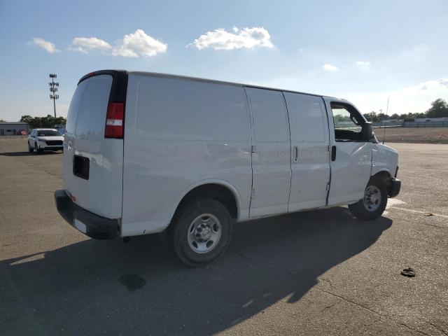 1GCWGAF72N1142965 - 2022 CHEVROLET EXPRESS G2 WHITE photo 3