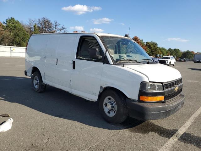 1GCWGAF72N1142965 - 2022 CHEVROLET EXPRESS G2 WHITE photo 4