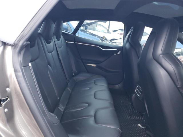 5YJSA1E26GF128969 - 2016 TESLA MODEL S ნაცრისფერი ფოტო 10