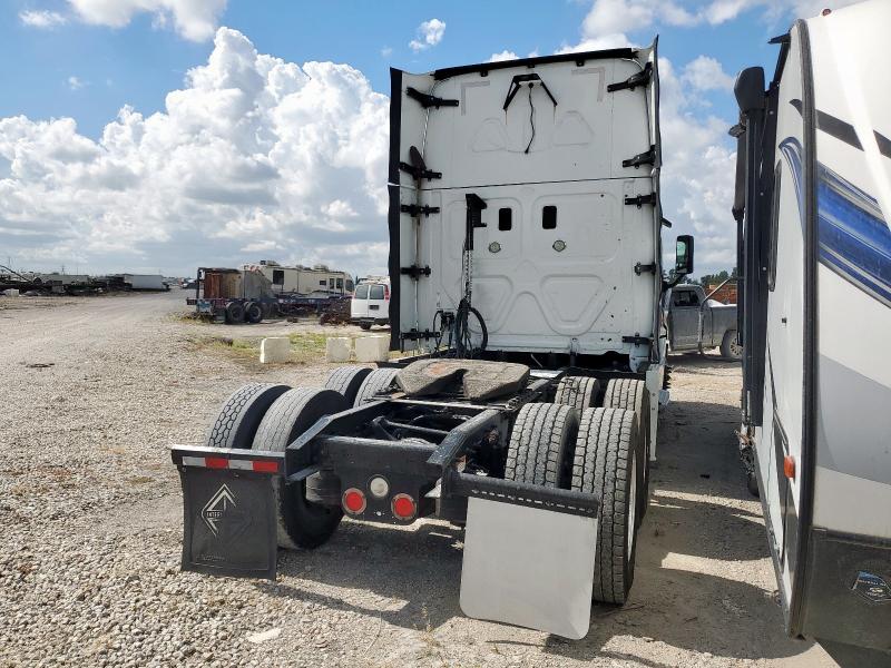 3AKJGLBG0GSHB0421 - 2016 FREIGHTLINER CASCADIA 1 WHITE photo 4