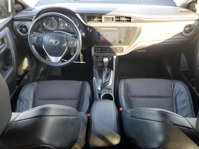 5YFBURHE3KP871050 - 2019 TOYOTA COROLLA L Srebrny zdjęcie 8