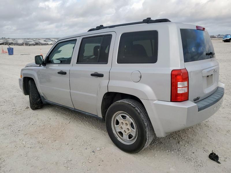 1J8FT28W78D521476 - 2008 JEEP PATRIOT SPORT SILVER photo 2