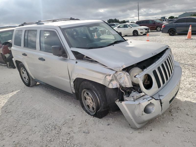1J8FT28W78D521476 - 2008 JEEP PATRIOT SPORT SILVER photo 4
