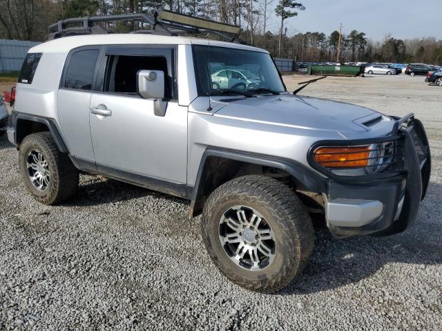 JTEBU11FX70043966 - 2007 TOYOTA FJ CRUISER SILVER photo 4