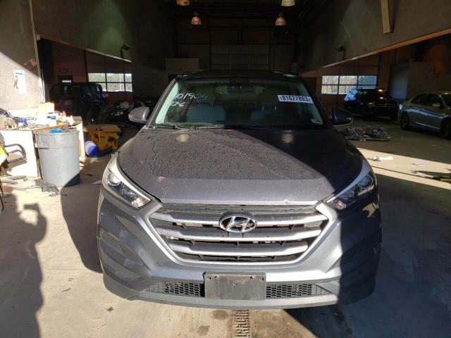 KM8J2CA4XJU635363 - 2018 HYUNDAI TUCSON SE GRAY photo 5