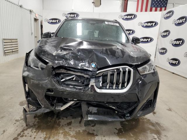 WBX73EF01S5351986 - 2025 BMW X1 XDRIVE28I BLACK photo 5